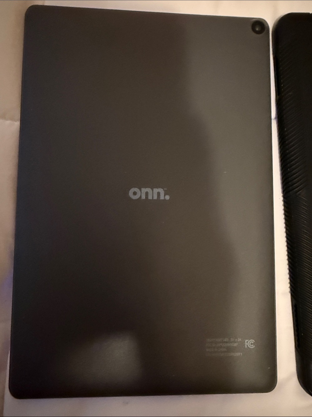 Onn Black Tablet 32gb - Picture 3 of 4